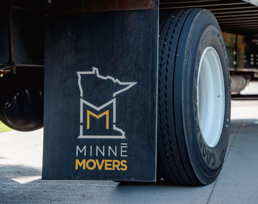 Minnē Movers moving truck